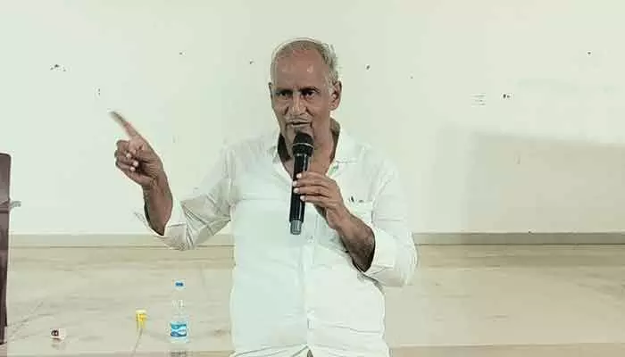 ప్రస్తుత సంక్షోభ కాలంలో కమ్యూనిస్టుల పాత్ర మరింత కీలకం: ఎమ్మెల్యే కూనంనేని సాంబశివరావు ప్రస్తుత సంక్షోభ కాలంలో కమ్యూనిస్టుల పాత్ర మరింత కీలకం: ఎమ్మెల్యే కూనంనేని సాంబశివరావు