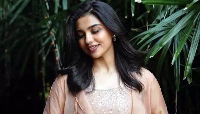 సినిమా ఫైనల్ కాపీ చూసి ఎంతో ఏడ్చాను.. మమితా వైరల్ కామెంట్స్ సినిమా ఫైనల్ కాపీ చూసి ఎంతో ఏడ్చాను.. మమితా వైరల్ కామెంట్స్