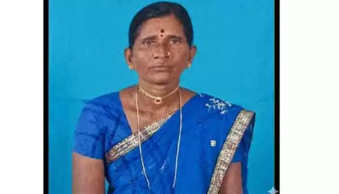 మనస్పర్థల మధ్య విషాదం.. చెరువులో మహిళ మృతదేహం మనస్పర్థల మధ్య విషాదం.. చెరువులో మహిళ మృతదేహం
