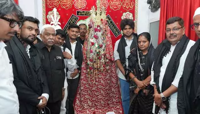 మొహర్రం ఏర్పాట్లపై ప్రభుత్వ నిర్లక్ష్యం: కవిత మొహర్రం ఏర్పాట్లపై ప్రభుత్వ నిర్లక్ష్యం: కవిత