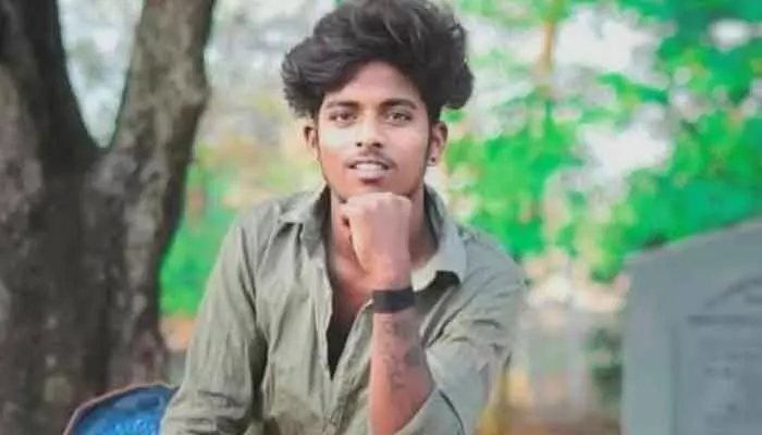 ఆటోతో ఢీకొట్టి యువకుడి హత్య.. ఆటోతో ఢీకొట్టి యువకుడి హత్య..