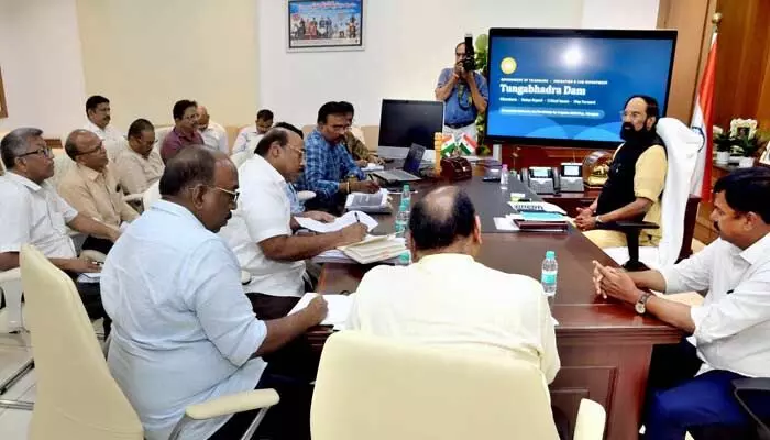 సాగునీటి భద్రత కోసం అన్ని వేదికలపై పోరాటం చేస్తాం: మంత్రి ఉత్తమ్కుమార్రెడ్డి సాగునీటి భద్రత కోసం అన్ని వేదికలపై పోరాటం చేస్తాం: మంత్రి ఉత్తమ్కుమార్రెడ్డి