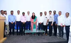రైతులు విత్తన మేళాలను సద్వినియోగం చేసుకోవాలి రైతులు విత్తన మేళాలను సద్వినియోగం చేసుకోవాలి