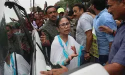 టీఎంసీలో ముదిరిన సంక్షోభం.. 7 గురు రెబల్ ఎమ్మెల్యేలపై మమతా బెనర్జీ వేటు టీఎంసీలో ముదిరిన సంక్షోభం.. 7 గురు రెబల్ ఎమ్మెల్యేలపై మమతా బెనర్జీ వేటు