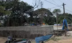 ఖాజాగూడ చెరువు బఫర్ జోన్లో అక్రమ నిర్మాణాలు ఖాజాగూడ చెరువు బఫర్ జోన్లో అక్రమ నిర్మాణాలు