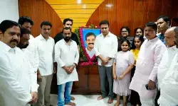 గొట్టిముక్కల పద్మారావు కుటుంబాన్ని పరామర్శించిన కేటీఆర్ గొట్టిముక్కల పద్మారావు కుటుంబాన్ని పరామర్శించిన కేటీఆర్