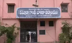 కస్తూర్బాకు దారెటు.. తికమక పడుతున్న పేరెంట్స్ కస్తూర్బాకు దారెటు.. తికమక పడుతున్న పేరెంట్స్