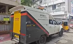 పాతబస్తీలో షాకింగ్ చోరీ.. ATM క్యాష్ వ్యాన్ డ్రైవర్ రూ.17 లక్షలతో పరార్ !