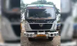 అక్రమంగా మట్టి తరలిస్తున్న జేసీబీ, టిప్పర్ సీజ్ అక్రమంగా మట్టి తరలిస్తున్న జేసీబీ, టిప్పర్ సీజ్