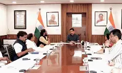 కేంద్ర టార్గెట్కు మించి వరి కొనుగోలు.. ప్రతి గింజను సేకరించాం: కేంద్ర మంత్రితో ఉత్తమ్ కీలక వ్యాఖ్యలు కేంద్ర టార్గెట్కు మించి వరి కొనుగోలు.. ప్రతి గింజను సేకరించాం: కేంద్ర మంత్రితో ఉత్తమ్ కీలక వ్యాఖ్యలు