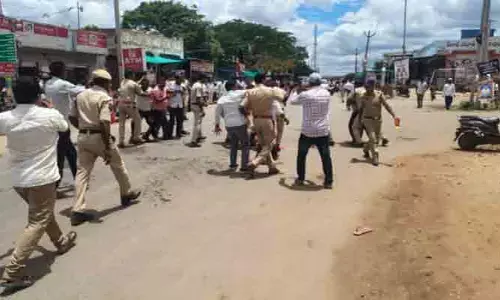 యూరియా యాప్ రద్దు ధర్నాలో మాజీ ఎమ్మెల్యే అరెస్ట్
