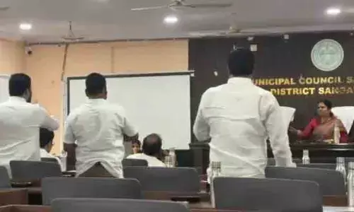 మమూళ్లు తీసుకొని పర్మిషన్లు ఇస్తున్నారు