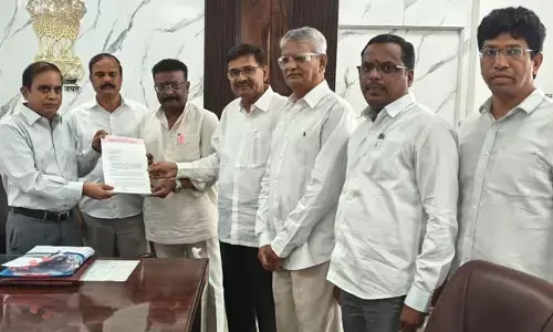 ఒకరికి నాలుగైదు ఓట్లు?.. చర్యలు తీసుకోవాలని సీఈవోకు బీఆర్ఎస్ విజ్ఞప్తి