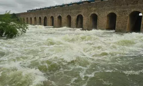 హిమాయత్ సాగర్ జలాశయానికి పెరుగుతున్న వరద నీటి ప్రవాహం