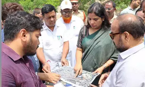 డబుల్ బెడ్రూం ఇండ్ల నిర్మాణ పనులను వేగవంతం చేయండి : కలెక్టర్ డబుల్ బెడ్రూం ఇండ్ల నిర్మాణ పనులను వేగవంతం చేయండి : కలెక్టర్