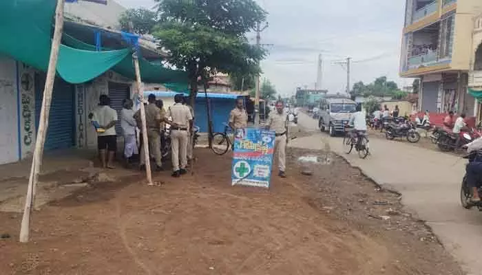 తాడ్వాయిలో అర్ధరాత్రి ఆపరేషన్.. బీఆర్ఎస్ నేతల ముందస్తు అరెస్ట్ తాడ్వాయిలో అర్ధరాత్రి ఆపరేషన్.. బీఆర్ఎస్ నేతల ముందస్తు అరెస్ట్