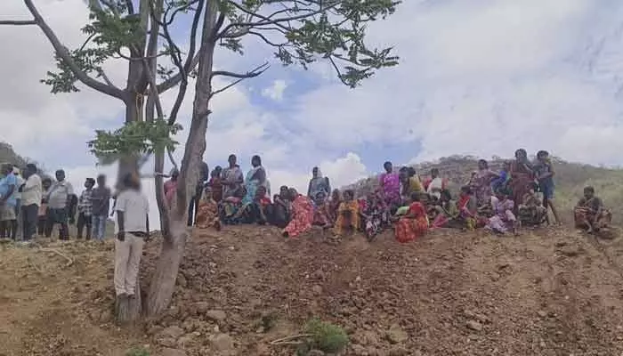 ఆర్థిక ఇబ్బందులతో మాజీ సర్పంచ్ ఆత్మహత్య ఆర్థిక ఇబ్బందులతో మాజీ సర్పంచ్ ఆత్మహత్య