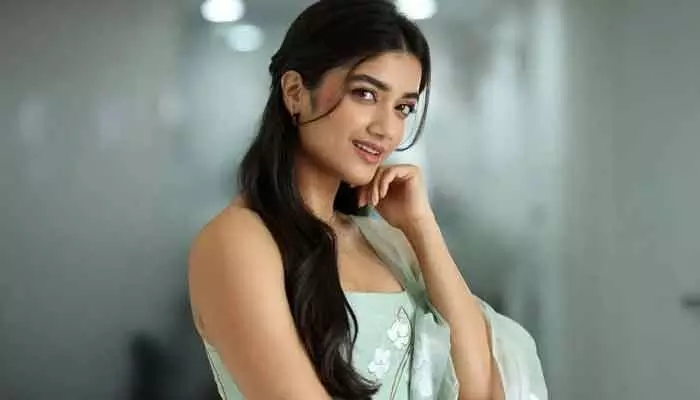 మాలీవుడ్ ఇండస్ట్రీకి భాగ్యశ్రీ బోర్సే ఎంట్రీ.. స్టార్ హీరో సినిమాలో లక్కీ చాన్స్ దక్కించుకున్న బ్యూటీ! మాలీవుడ్ ఇండస్ట్రీకి భాగ్యశ్రీ బోర్సే ఎంట్రీ.. స్టార్ హీరో సినిమాలో లక్కీ చాన్స్ దక్కించుకున్న బ్యూటీ!