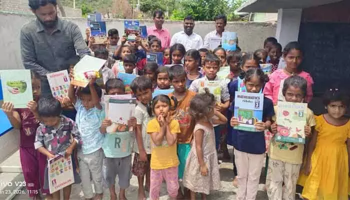 మారుమూల ఏజెన్సీ ప్రాంతంలో విద్యా వెలుగు.. మారుమూల ఏజెన్సీ ప్రాంతంలో విద్యా వెలుగు..
