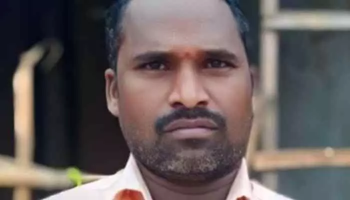 బట్టలు ఆరేస్తుండగా కరెంట్ షాక్.. రైతు మృతి బట్టలు ఆరేస్తుండగా కరెంట్ షాక్.. రైతు మృతి