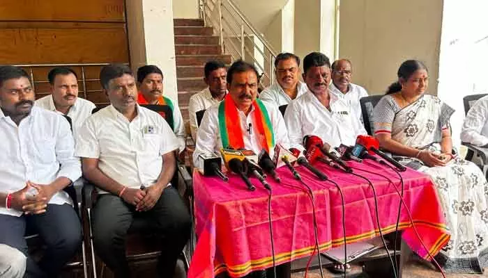 ఆదిలాబాద్ అభివృద్ధికి గేట్వేగా ఎయిర్పోర్ట్.. ఆదిలాబాద్ అభివృద్ధికి గేట్వేగా ఎయిర్పోర్ట్..