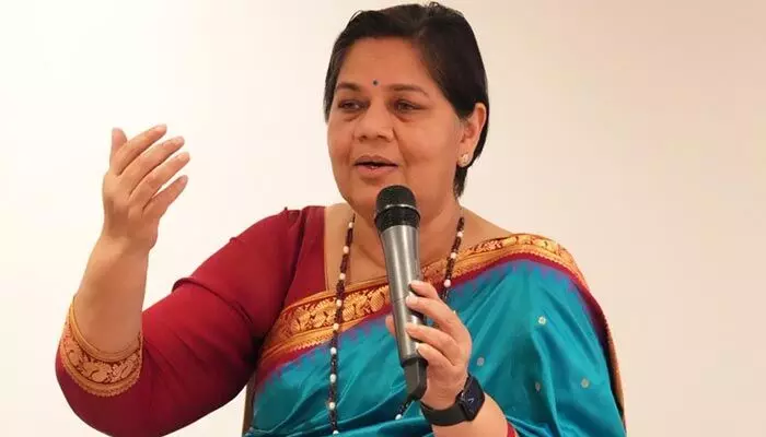 మేయర్లు, చైర్పర్సన్లకు పట్టణాభివృద్ధి మంత్రం చెప్పిన మున్సిపల్ శాఖ కార్యదర్శి మేయర్లు, చైర్పర్సన్లకు పట్టణాభివృద్ధి మంత్రం చెప్పిన మున్సిపల్ శాఖ కార్యదర్శి
