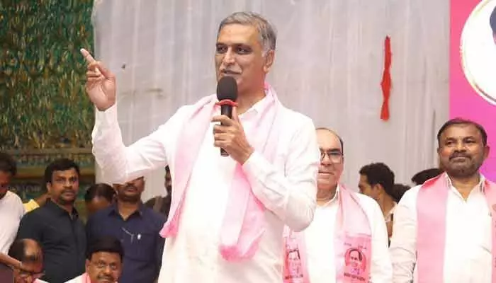 రేవంత్ రెడ్డి దేవుడినే మోసం చేశాడు : మాజీ మంత్రి హరీశ్ రావు రేవంత్ రెడ్డి దేవుడినే మోసం చేశాడు : మాజీ మంత్రి హరీశ్ రావు