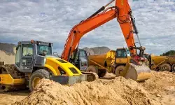 రాష్ట్ర వ్యాప్తంగా ఇసుక తవ్వకాలు నిలిపివేసేందుకు కాంట్రాక్టర్ల సన్నద్ధం రాష్ట్ర వ్యాప్తంగా ఇసుక తవ్వకాలు నిలిపివేసేందుకు కాంట్రాక్టర్ల సన్నద్ధం
