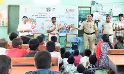 విద్యార్థులు మాదక ద్రవ్యాలకు దూరంగా ఉండాలి: ఎస్సై విద్యార్థులు మాదక ద్రవ్యాలకు దూరంగా ఉండాలి: ఎస్సై
