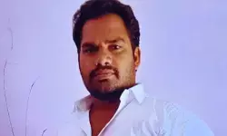 ద్విచక్ర వాహనాన్ని ఢీకొన్న కారు.. యువకుడు మృతి ద్విచక్ర వాహనాన్ని ఢీకొన్న కారు.. యువకుడు మృతి
