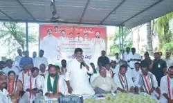కేసిఆర్ అప్పులు చెల్లిస్తూనే సంక్షేమ పథకాలు అమలు కేసిఆర్ అప్పులు చెల్లిస్తూనే సంక్షేమ పథకాలు అమలు