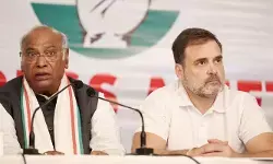 మంత్రి పదవుల కోసం మఠాధిపతులతో లాబీయింగ్.. కాంగ్రెస్ హైకమాండ్ సీరియస్ మంత్రి పదవుల కోసం మఠాధిపతులతో లాబీయింగ్.. కాంగ్రెస్ హైకమాండ్ సీరియస్