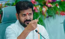 జలసౌధలో సీఎం రేవంత్ రెడ్డి కీలక సమీక్ష.. తుంగభద్ర జలాల హక్కులపై అధికారులకు దిశానిర్దేశం జలసౌధలో సీఎం రేవంత్ రెడ్డి కీలక సమీక్ష.. తుంగభద్ర జలాల హక్కులపై అధికారులకు దిశానిర్దేశం