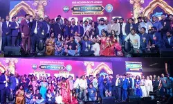 అమెరికాలో ఘనంగా ‘మాటా’ మహాసభలు.. సినీ సెలబ్రెటీలతో కవర్ఫుల్గా మారిన వేడుకలు అమెరికాలో ఘనంగా ‘మాటా’ మహాసభలు.. సినీ సెలబ్రెటీలతో కవర్ఫుల్గా మారిన వేడుకలు