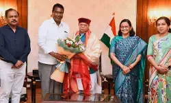 మాదకద్రవ్యాల రహిత సమాజం కోసం సమిష్టి కృషి: గవర్నర్తో మంత్రి అడ్లూరి లక్ష్మణ్ కుమార్ భేటీ మాదకద్రవ్యాల రహిత సమాజం కోసం సమిష్టి కృషి: గవర్నర్తో మంత్రి అడ్లూరి లక్ష్మణ్ కుమార్ భేటీ