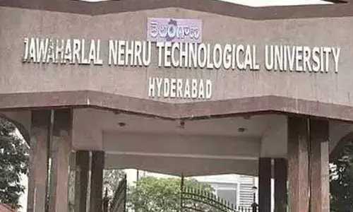 జేఎన్టీయూలో అధికారుల మధ్య ముదిరిన పంచాయతీ
