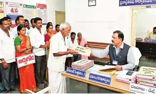 పీఏలదే పెత్తనం..! ఏ పని జరగాలన్న వారిని కలిస్తేనే క్లియర్