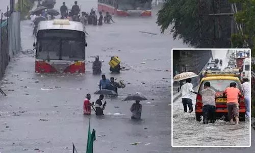 Heavy Rains Mumbai : ముంబైని ముంచెత్తిన భారీ వర్షాలు: రెడ్ అలర్ట్ జారీ