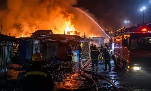 Delhi: ఢిల్లీలో భారీ అగ్నిప్రమాదం.. 200 పైగా దగ్ధమైన కార్మికుల నివాసాలు