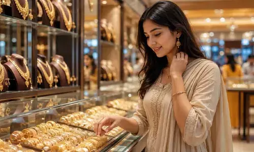 పసిడి ప్రియులకు శుభవార్త.. బంగారం, వెండి ధరలకు బ్రేక్‌.. చమురు కూడా చల్లారింది!