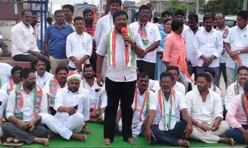 నీట్ పరీక్ష లీకు మంత్రిని వెంటనే బర్తరఫ్ చేయాలి