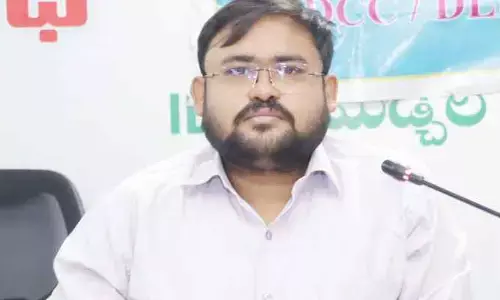 సమీక్షకు రాని బ్యాంకర్లపై అదనపు కలెక్టర్ ఆగ్రహం