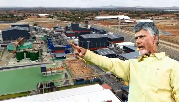 సువర్ణ అధ్యాయం.. జొన్నగిరిని స్వర్ణగిరిగా పిలుద్దామా?: సీఎం చంద్రబాబు సువర్ణ అధ్యాయం.. జొన్నగిరిని స్వర్ణగిరిగా పిలుద్దామా?: సీఎం చంద్రబాబు