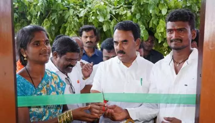 వారందరికీ ఇందిరమ్మ ఇండ్లు : మంత్రి జూపల్లి వారందరికీ ఇందిరమ్మ ఇండ్లు : మంత్రి జూపల్లి