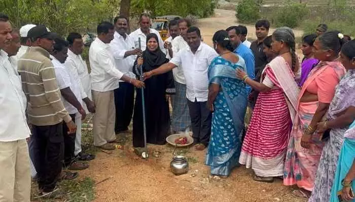 ఐకేపీ గోదాం, మహిళా సంఘ భవనానికి శంకుస్థాపన ఐకేపీ గోదాం, మహిళా సంఘ భవనానికి శంకుస్థాపన