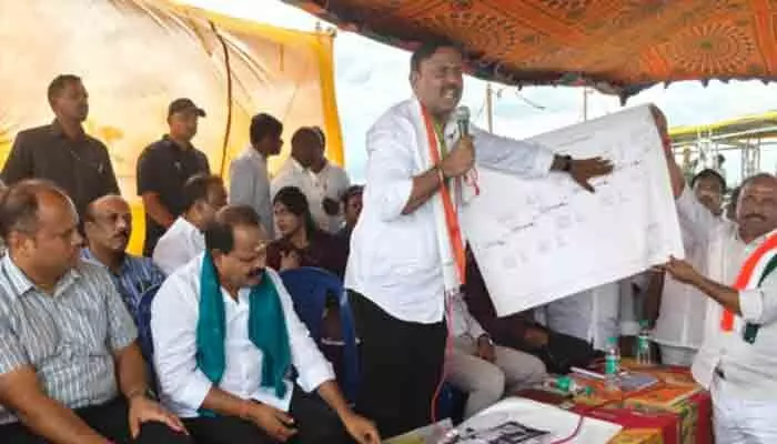 లక్ష్మీదేవిపల్లి రిజర్వాయర్కు శ్రీకారం లక్ష్మీదేవిపల్లి రిజర్వాయర్కు శ్రీకారం