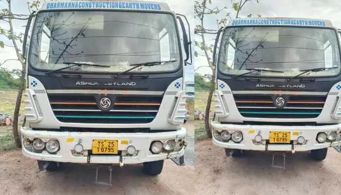 అక్రమంగా ఇసుకను తరలిస్తున్న టిప్పర్ పట్టివేత అక్రమంగా ఇసుకను తరలిస్తున్న టిప్పర్ పట్టివేత