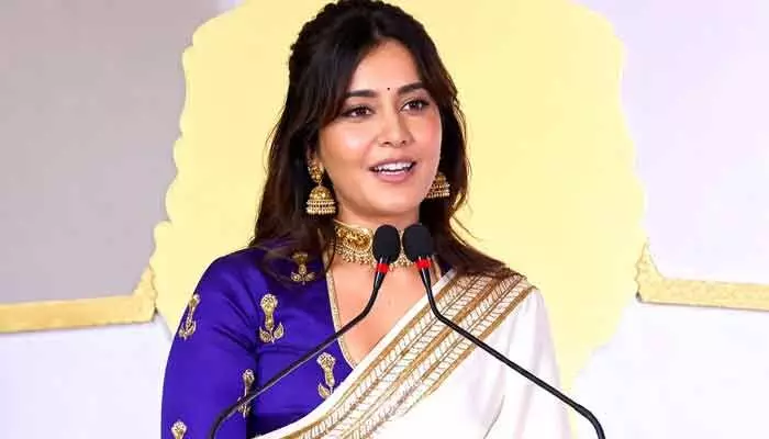 సూపర్ స్టార్ సినిమాతో నా కల నిజమవుతున్నందుకు అదృష్టంగా ఫీల్ అవుతున్నా: రాశి ఖన్నా సూపర్ స్టార్ సినిమాతో నా కల నిజమవుతున్నందుకు అదృష్టంగా ఫీల్ అవుతున్నా: రాశి ఖన్నా