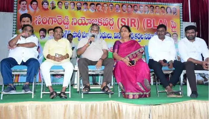 ప్రతి ఒక్క ఓటరును కాపాడుకోవాలి ప్రతి ఒక్క ఓటరును కాపాడుకోవాలి
