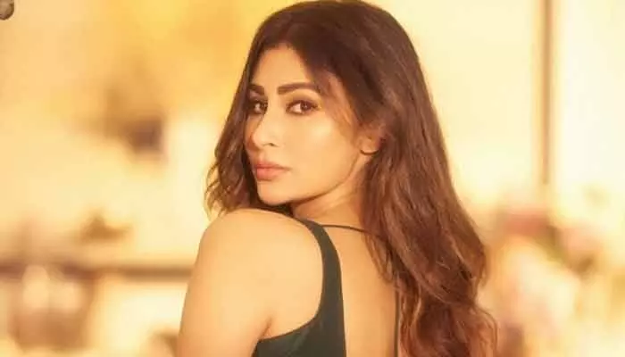 ఎదుటివారి కంటే మనమే ఎక్కువ నరకం అనుభవిస్తాం.. విడాకుల తర్వాత మౌనీరాయ్ ఎమోషనల్ కామెంట్స్ ఎదుటివారి కంటే మనమే ఎక్కువ నరకం అనుభవిస్తాం.. విడాకుల తర్వాత మౌనీరాయ్ ఎమోషనల్ కామెంట్స్